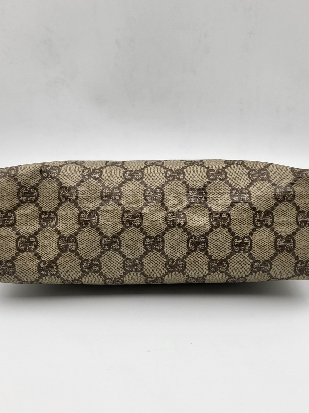 Gucci Beige/Brown GG Supreme Coated Canvas Cosmetic Clutch, Authentic.. - Picture 5 of 14